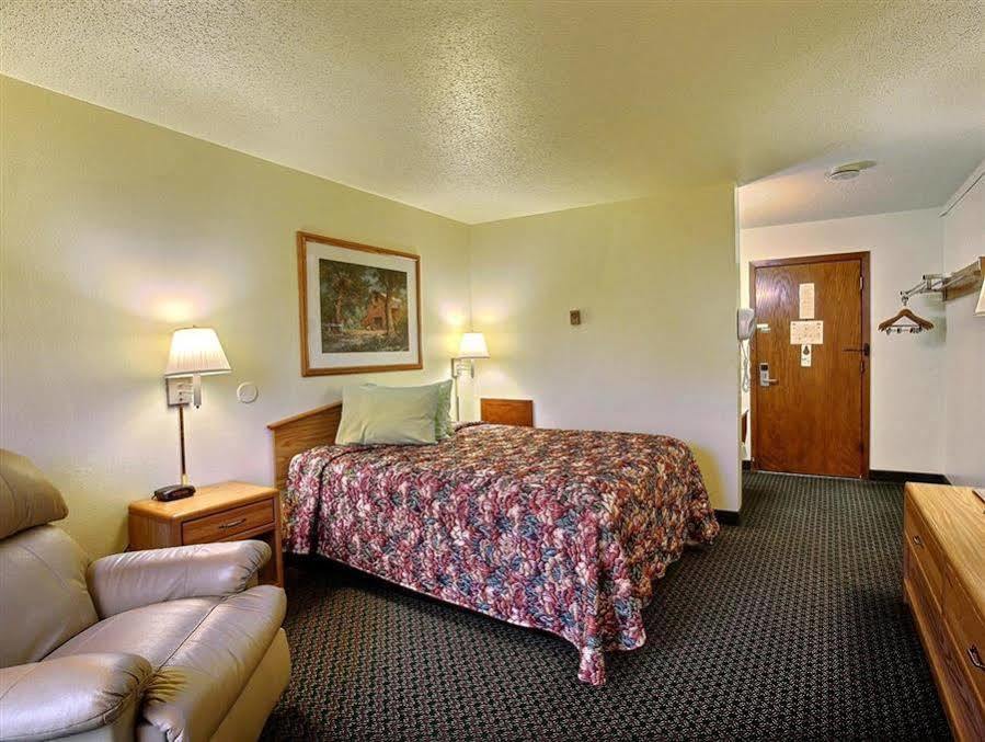 Fergus Inn Fergus Falls Dış mekan fotoğraf